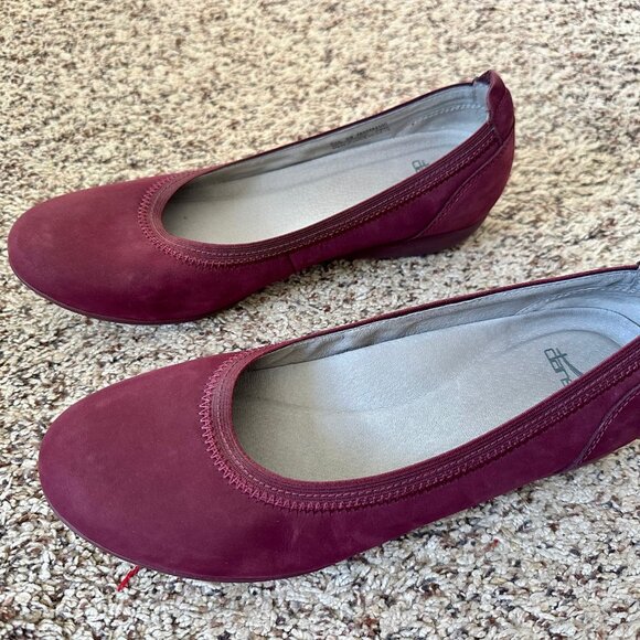 Dansko Women's Kristen Nubuck Ballet Flats Shoes Wine Burgundy Size 39 US 8.5-9 - Picture 2 of 9